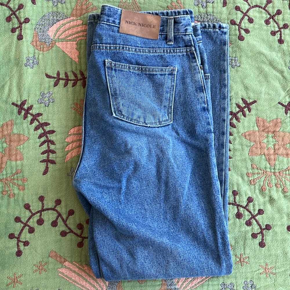 Straight Leg Women's Jeans in Medium Blue - Picture 2 of 4